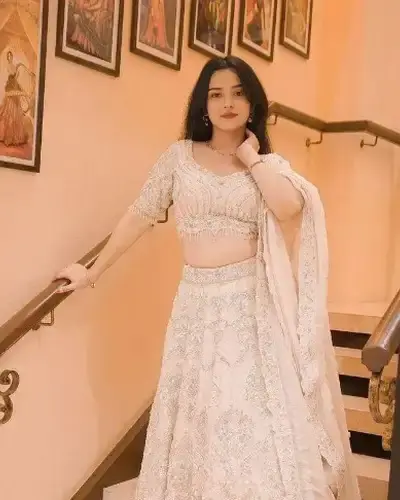 Escort Ardhapur